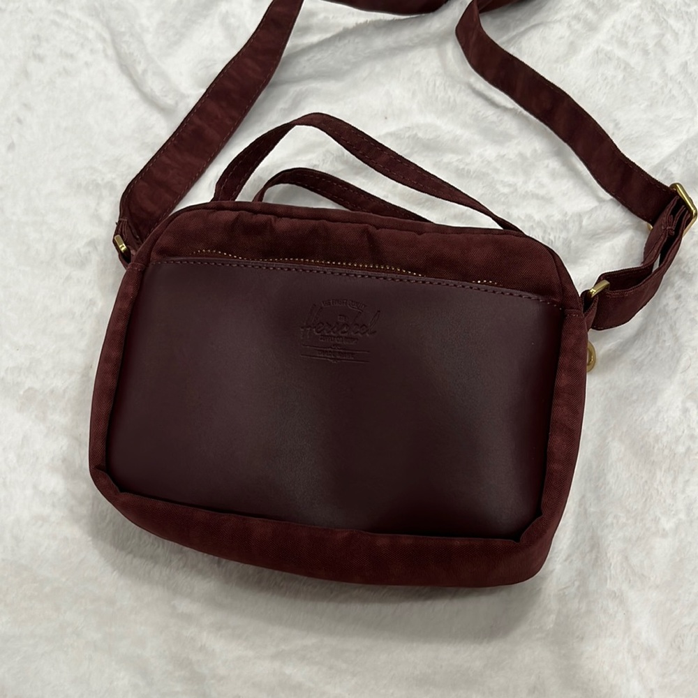 herschel small crossbody maroon